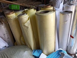 一批硅油纸，淋膜纸出售，卷筒压包都有