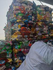 大量供应花乙，大小白压块够13米一车