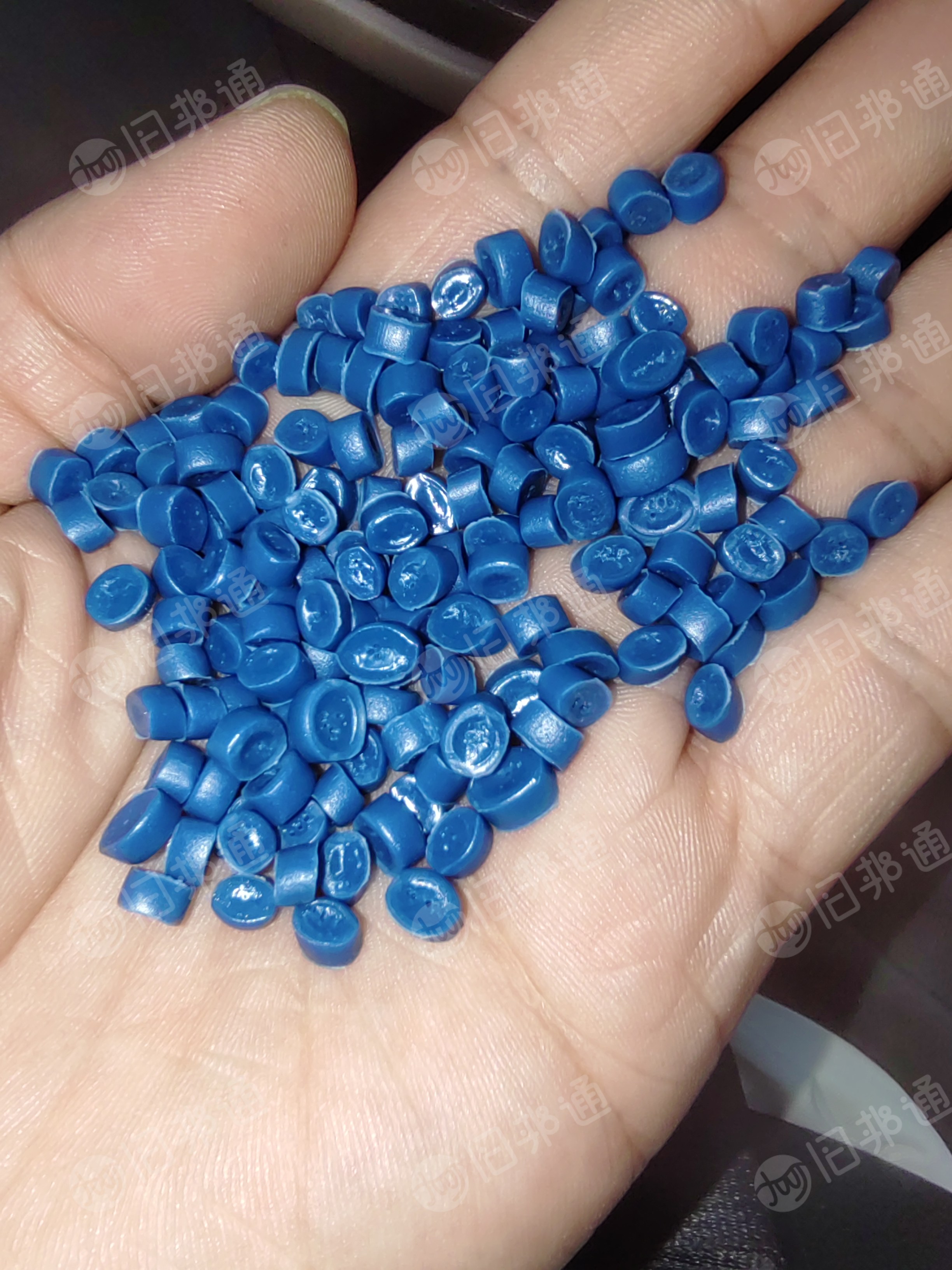 小蓝桶+白桶颗粒,溶脂0.5左右,长期出售