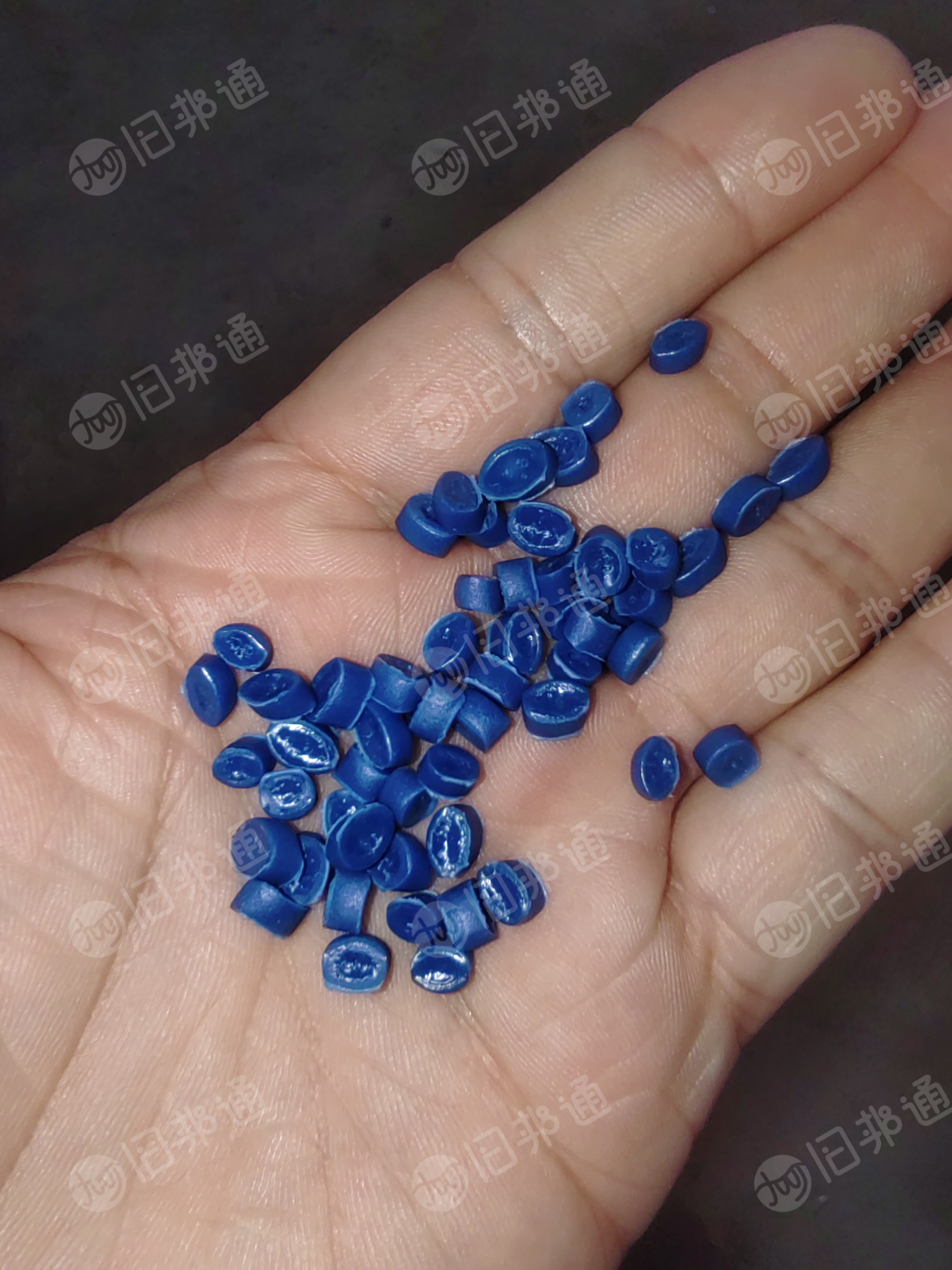 小蓝桶+白桶颗粒,溶脂0.5左右,长期出售