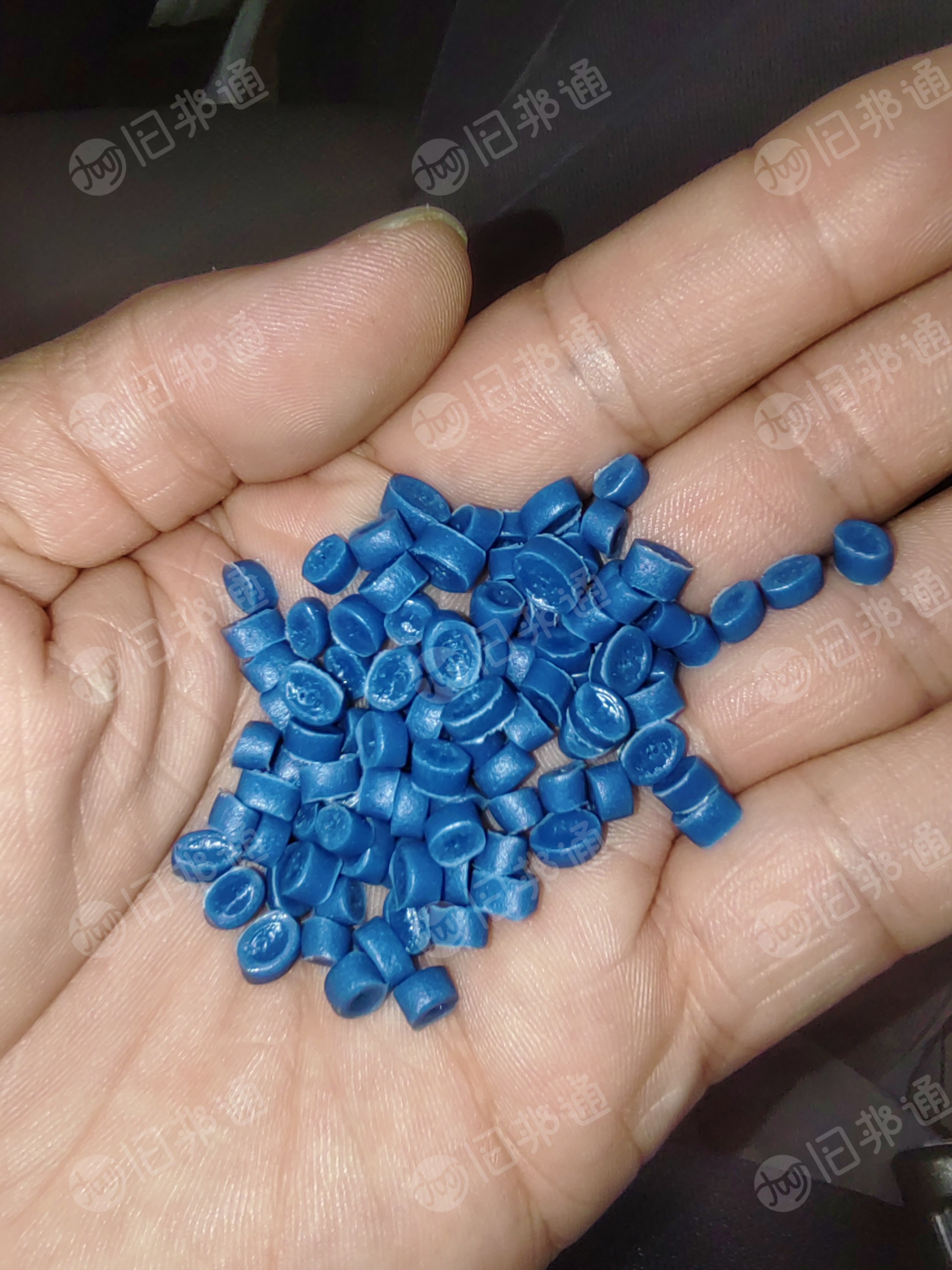 小蓝桶+白桶颗粒,溶脂0.5左右,长期出售