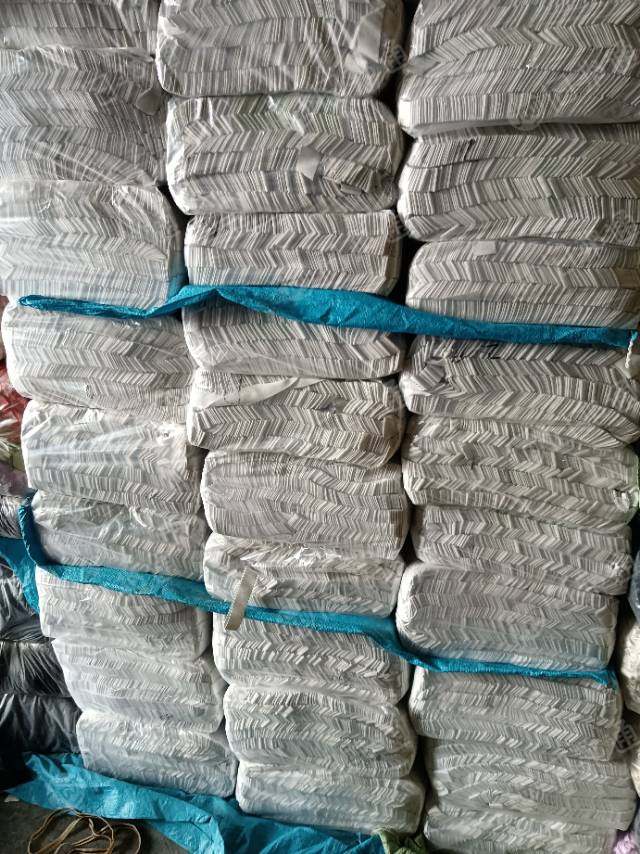 回收库存松紧带,花边,制衣线,布料等等服装辅料