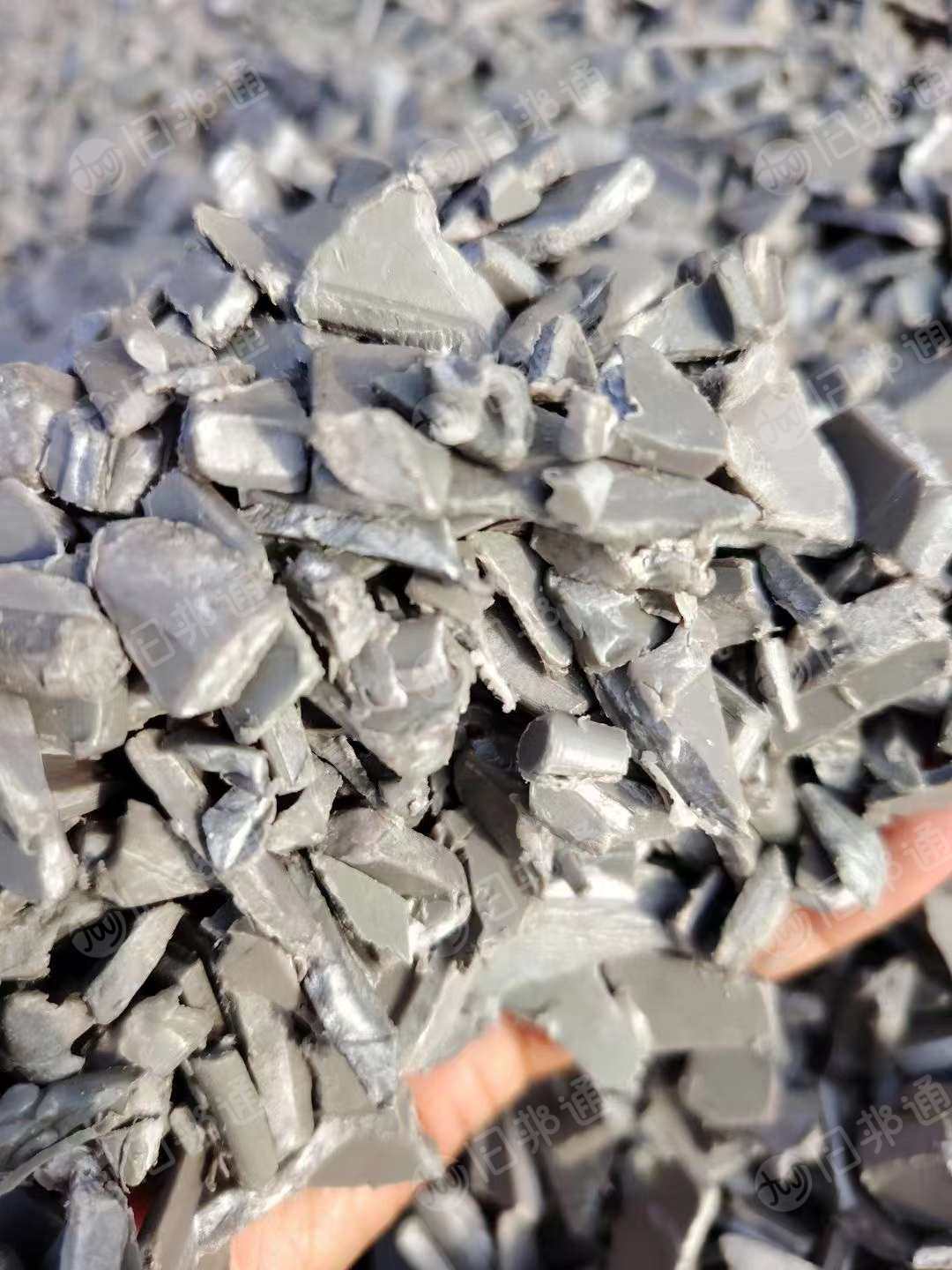 灰色hdpe粉碎料,现货十几吨,水粉甩干,没有灰分吗,长期出售