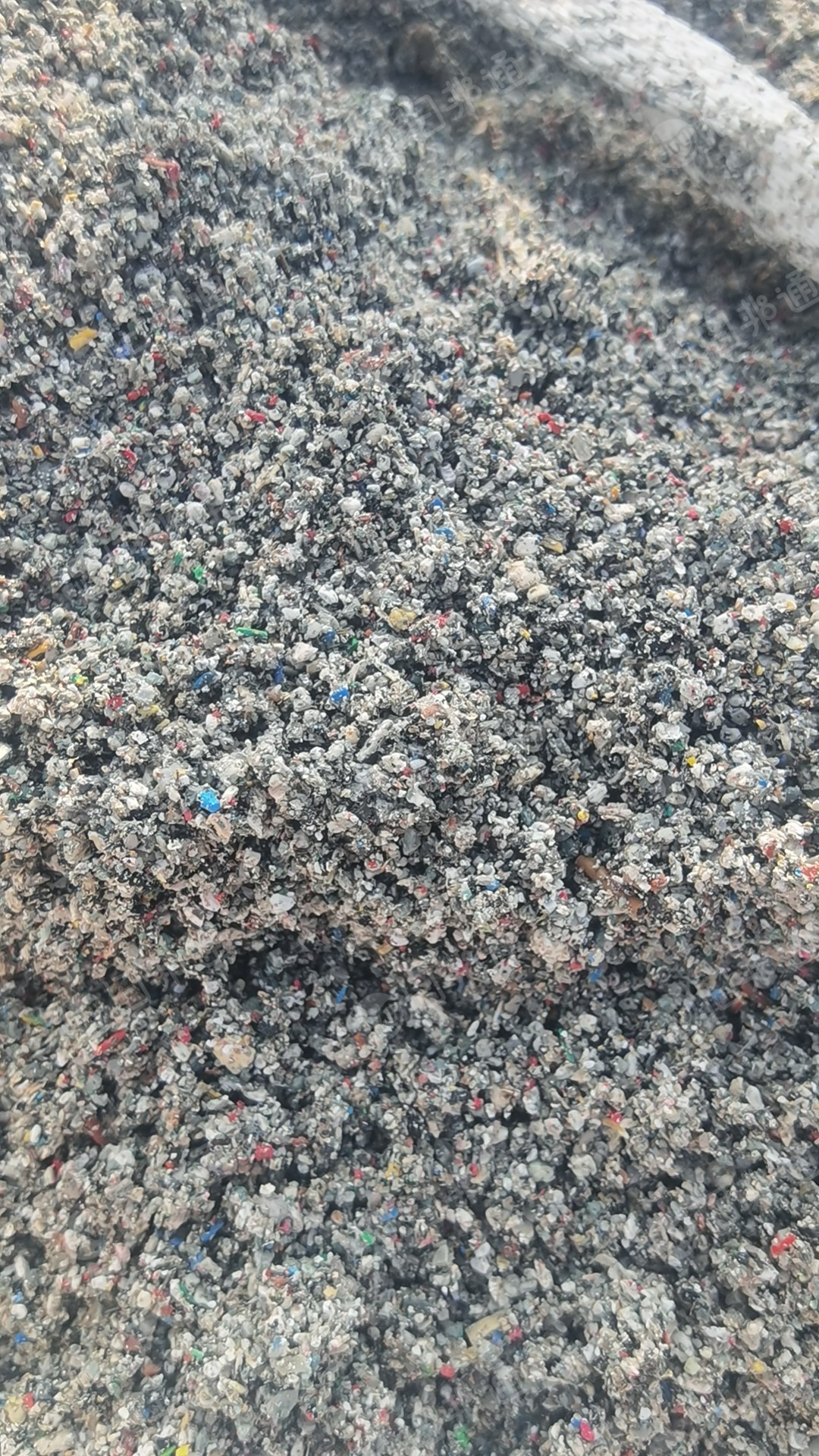 长期出售PVC冰箱粉碎料,月供200-300吨