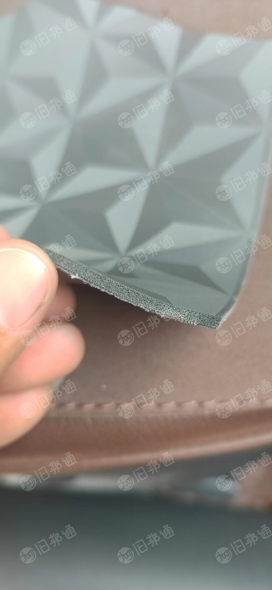 PVC马鞍革下脚料,现货100多吨出售