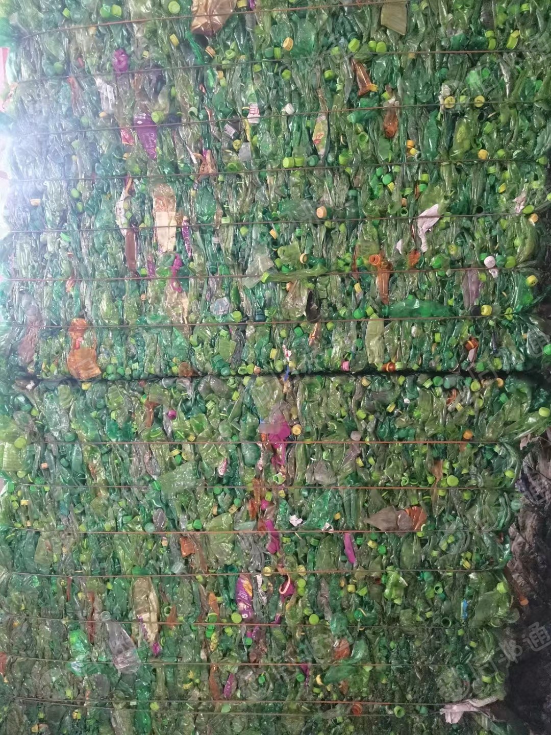 纯白净砖,纯蓝净砖,纯绿净砖,大白砖,小白料砖,纯油壶砖,商标纸压块,长期出售