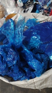 高压带胶膜，铝材保护膜边料，不锈钢膜，玻璃膜等，混打，长期出售