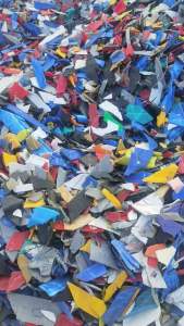 4s机油桶破碎料，现货33吨，长期出售