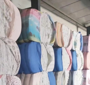 棉被开花料，开松好的丝绵，开松枕芯棉，长期供应，现货几十吨！