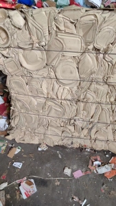 无膜本色餐盒纸出售，现货9.6米一车