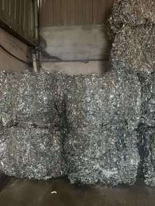 铝塑膜压包料，现货9.6米一车，长期出售