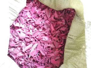 软质PVC电缆皮破碎料，长期出售，月供300吨