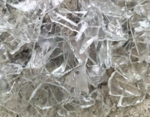 玻璃片2-4公分大小、透明玻璃废料长期出售