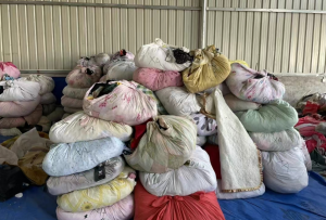 分拣场长期供应夏装,大白,鞋子包包