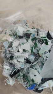 pvc输送带破碎料，皮革破碎料，颜色不限，长期大量回收