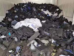 EVA发泡废料，每月9*6一车，常年供应