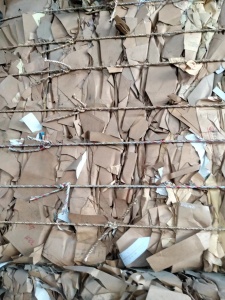 国产牛卡纸边料出售，现货够车