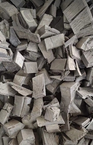 大钢丝胎胶块，炼油用，杜绝掺假，大量回收