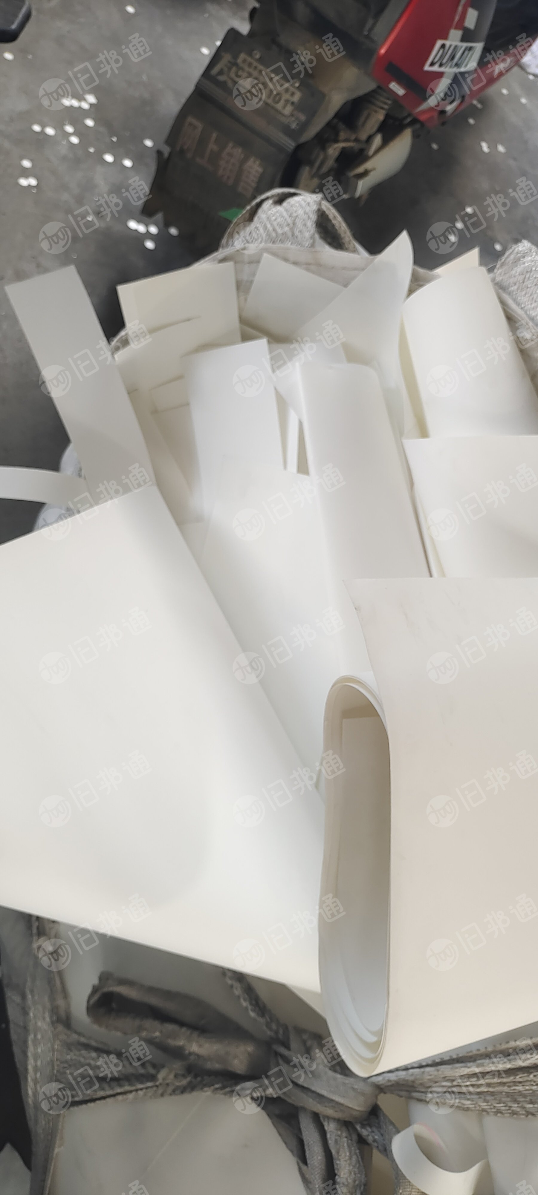 回收PET光膜,滑膜,太阳能背板,大理石膜等,月需1000吨,可与中介合作