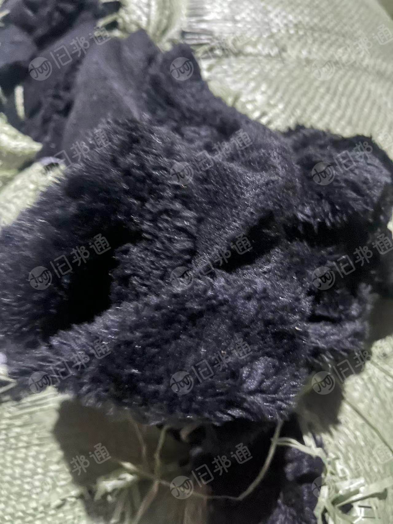 服装厂下来的黑色涤纶拉丝料,涤纶废布,长期大量出售