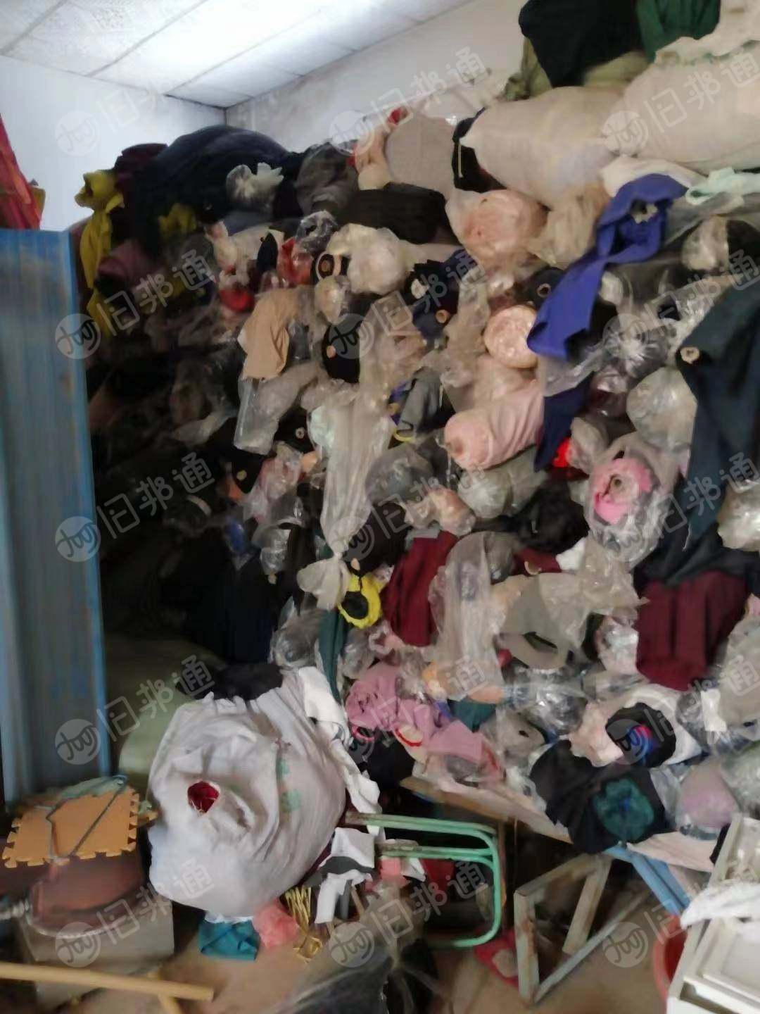 厂子处理库存小卷布,涤纶和晴纶,现货8吨