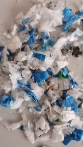 PP空心板破碎料，杂色轻钙和杂色原料，月供上百吨