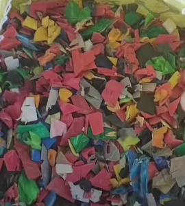 长期出售涂料桶破碎料，白色涂料桶破碎料，花色涂料桶破碎料