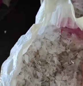 透明丙破碎料长期出售，清洗甩干的
