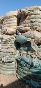 出售大棚膜棚顶压块