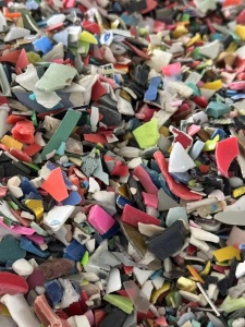 出售清水沉底丙破碎料
