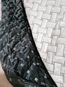 亮片绣加丝棉绗缝库存布低价处理