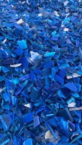 出售蓝桶破碎料，基本都是大蓝桶，含少量中桶