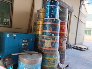 单面印刷，单面腹膜，卷筒铜板纸，克重70克，门幅650mm，约5吨