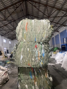 废旧编织袋，干造编织袋，物流快递下来的墨绿色袋子，现货20多吨