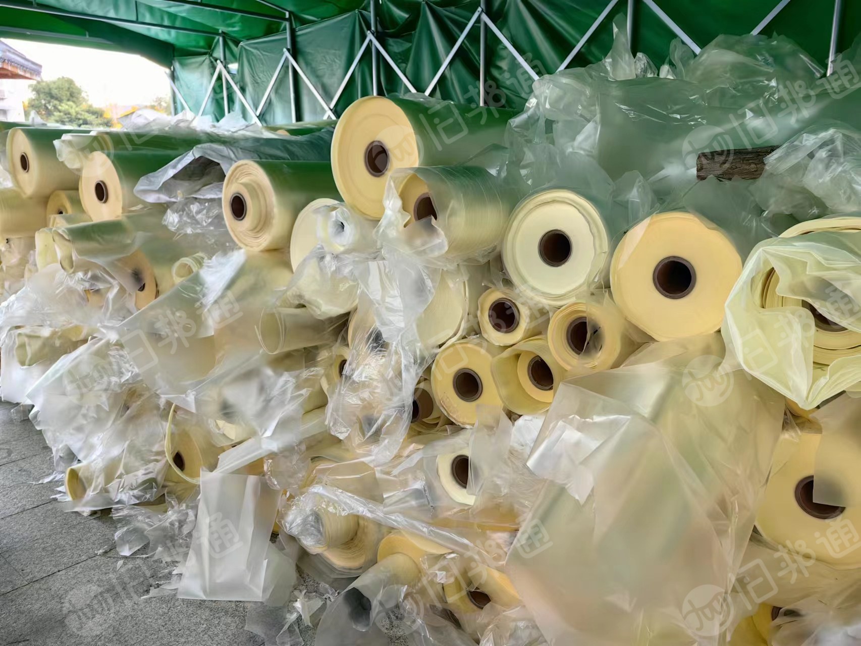 纯的透明PVC卷筒膜，现货30多吨出售