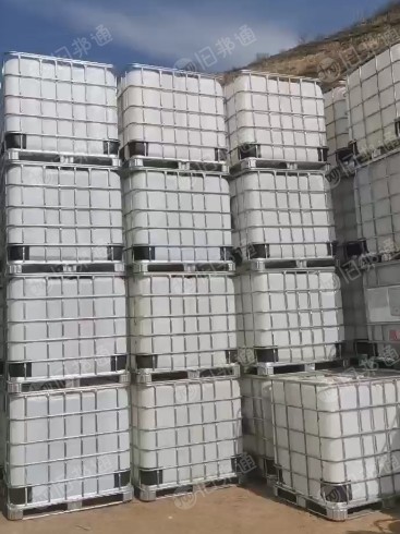 二手吨桶,塑料桶大量出售