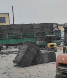 长期大量出售黑料再生棉，碎布开花棉，垃圾棉，欢迎来电谈