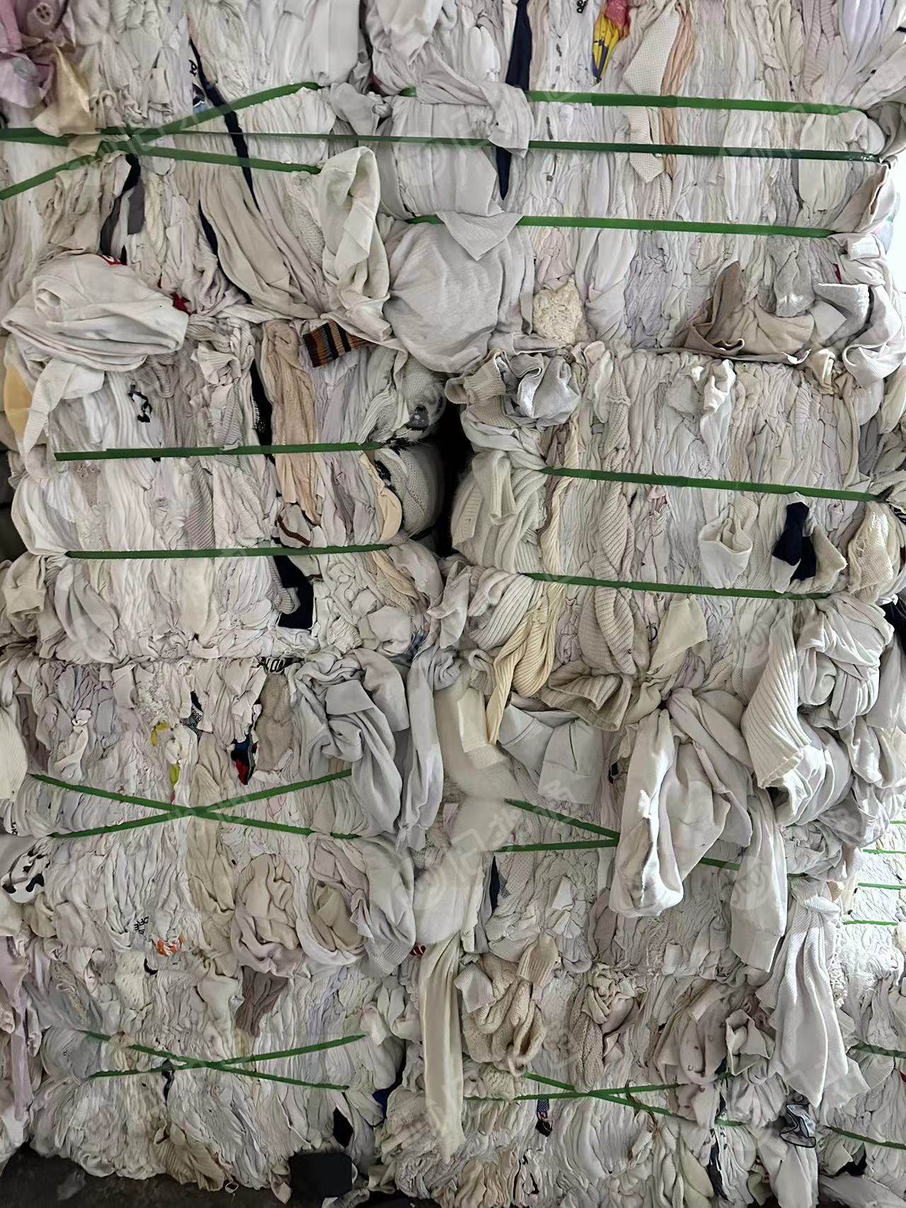 白色毛衣统货,毛衣料,月供3到4个柜,长期大量出售