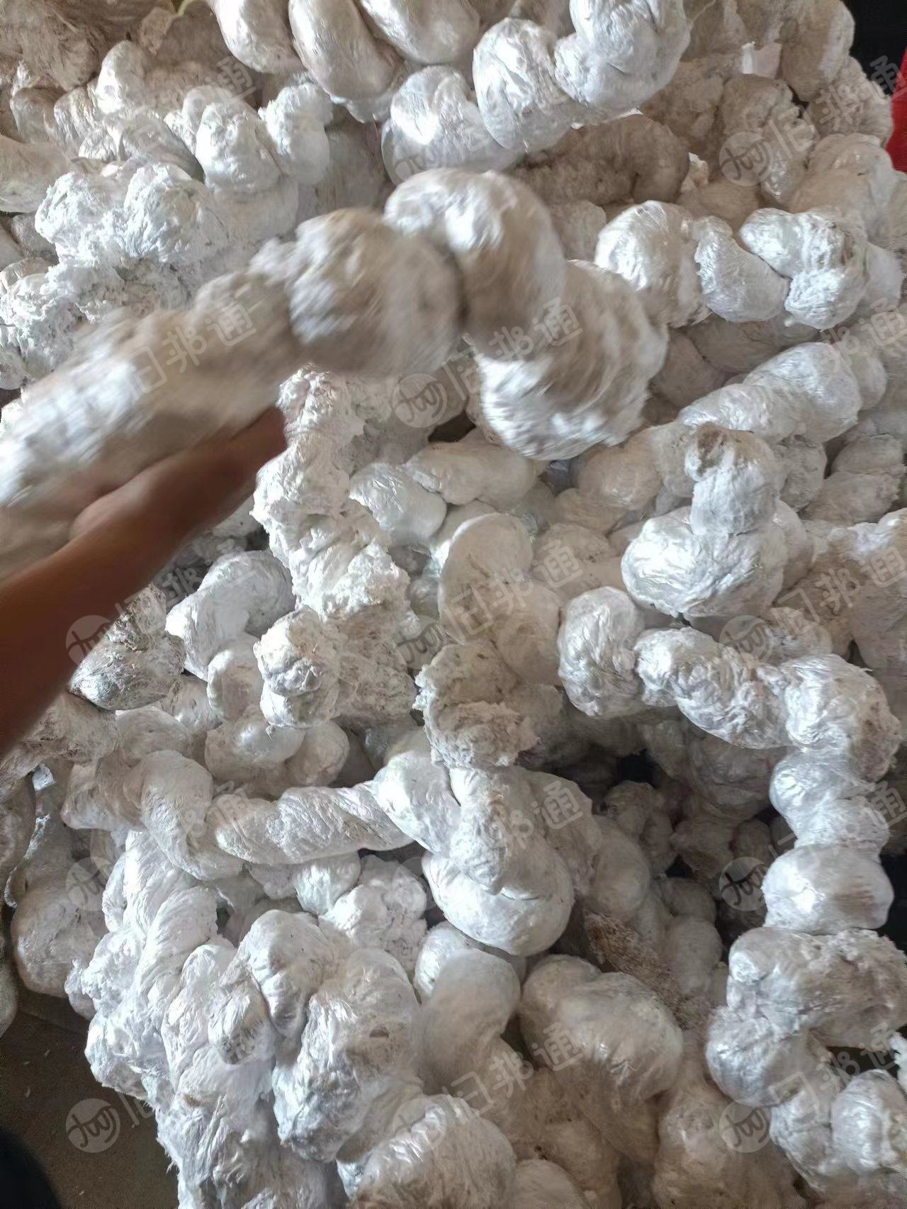 出售热熔块,现货6吨 。月供10吨