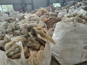 大量收购高压乙稀一二级，棚膜，缠绕膜，农膜等，水洗造粒用