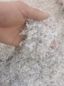 大量出售pp透明,乳白,花漂,打包带粉碎料