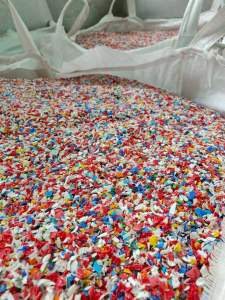 上机纯瓶盖，过分选水分1点内，长期出售