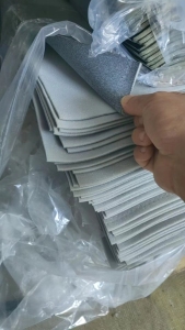 汽车顶棚布,卷材片材都可以,带不带海绵都可以,克重在200-220克,做包装袋用,大量回收