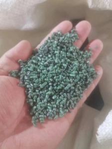 pe半降解颗粒，塑料布出的颗粒，用于聚录注塑填充，注塑填充果筐，可以做黑色垃圾袋和快递袋，大量出售