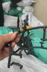 长期出售黑色软质PVC水口料