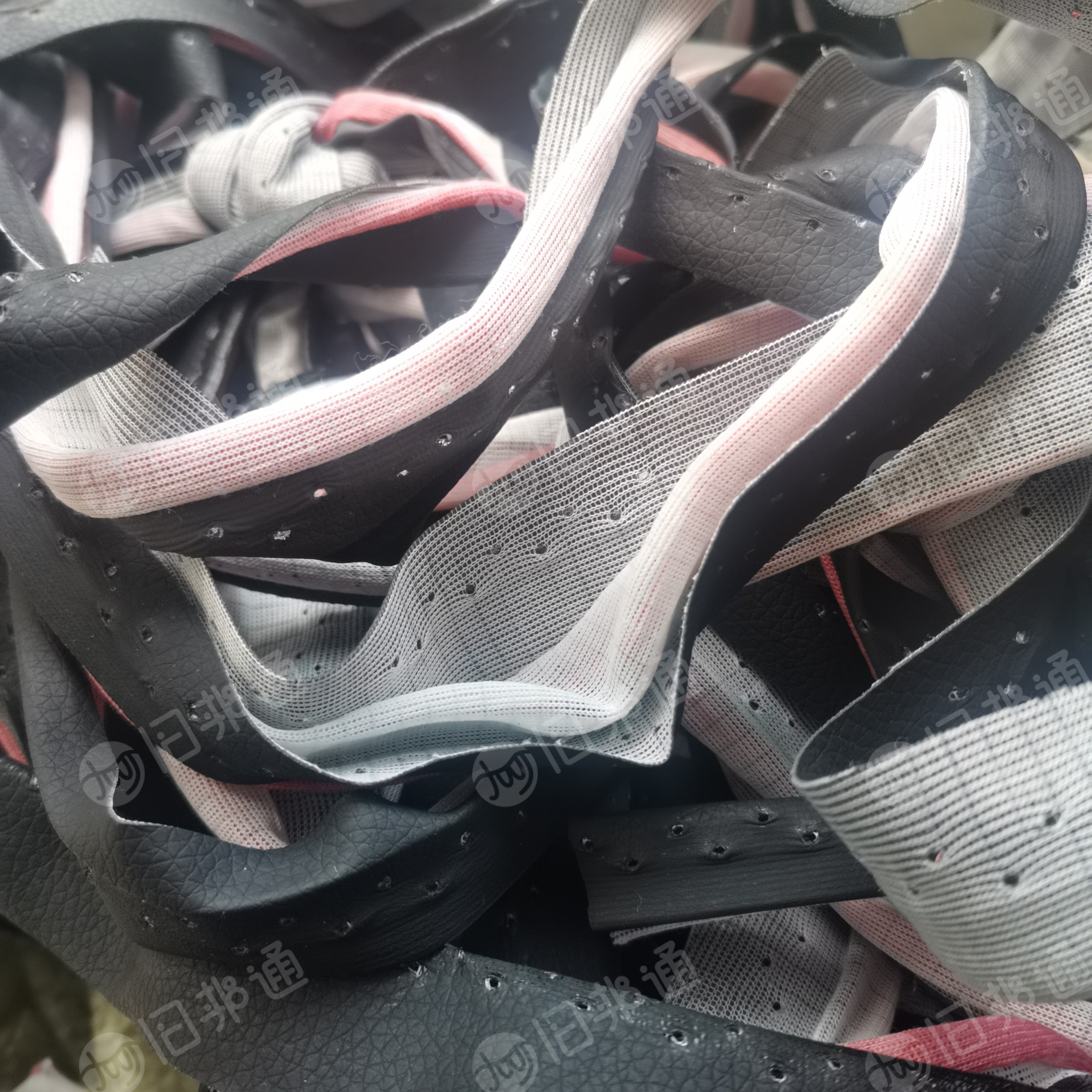 pvc家私革边料,原厂货大量出售
