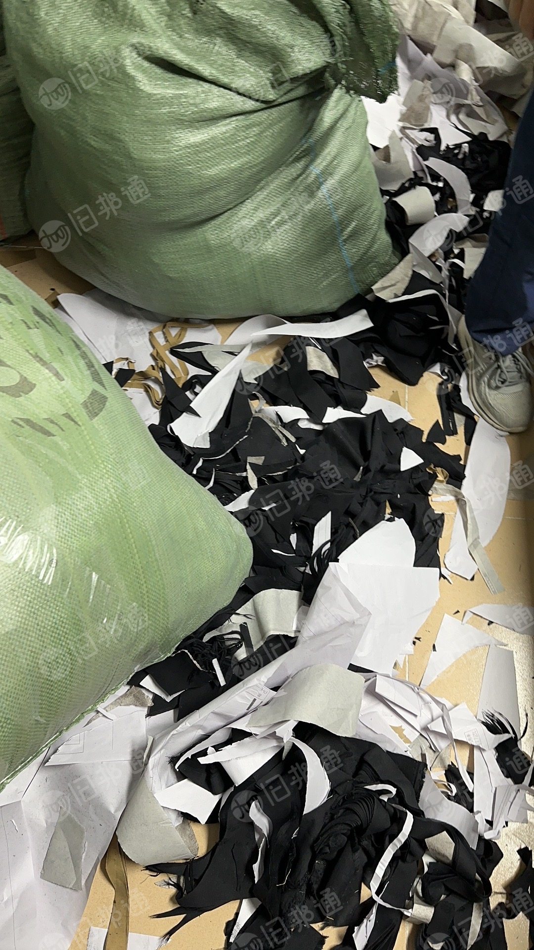 服装厂裁床碎布,服装厂下脚料,免费送,自提,长期出售