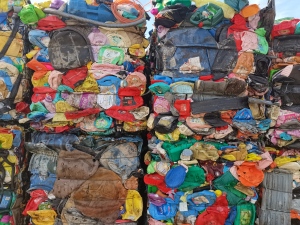 花乙压块一挂车出售，长期有货