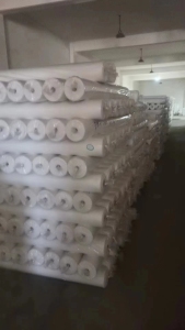 不掉灰磨毛布，白布，涤纶布，各种克重无纺布，大量出售