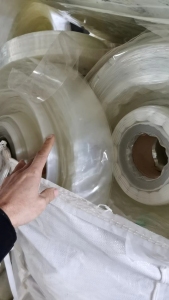 长期出售PET轻胶膜废料，打包和成卷的都有